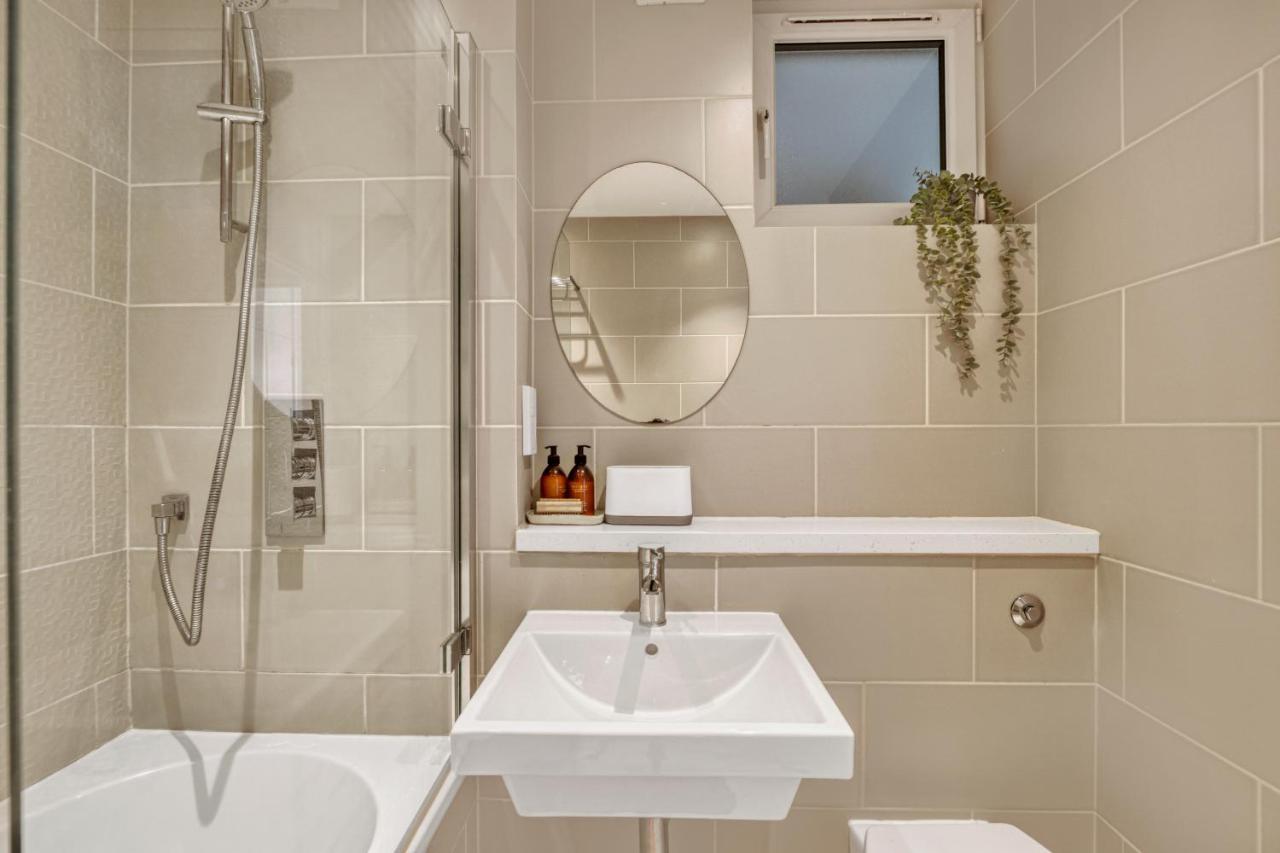 Homely 1Bed Apartment Vauxhall Лондон Экстерьер фото